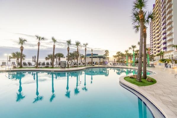 Penthouse Floor 1 Bedroom Direct Oceanfront Wyndham Ocean Walk - Daytona Funland 1908 Apartamento Daytona Beach